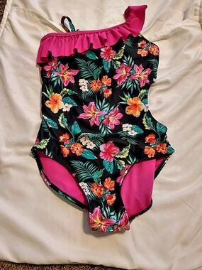 Circo Girls Floral One-Piece Swimsuit Size M (7/8)